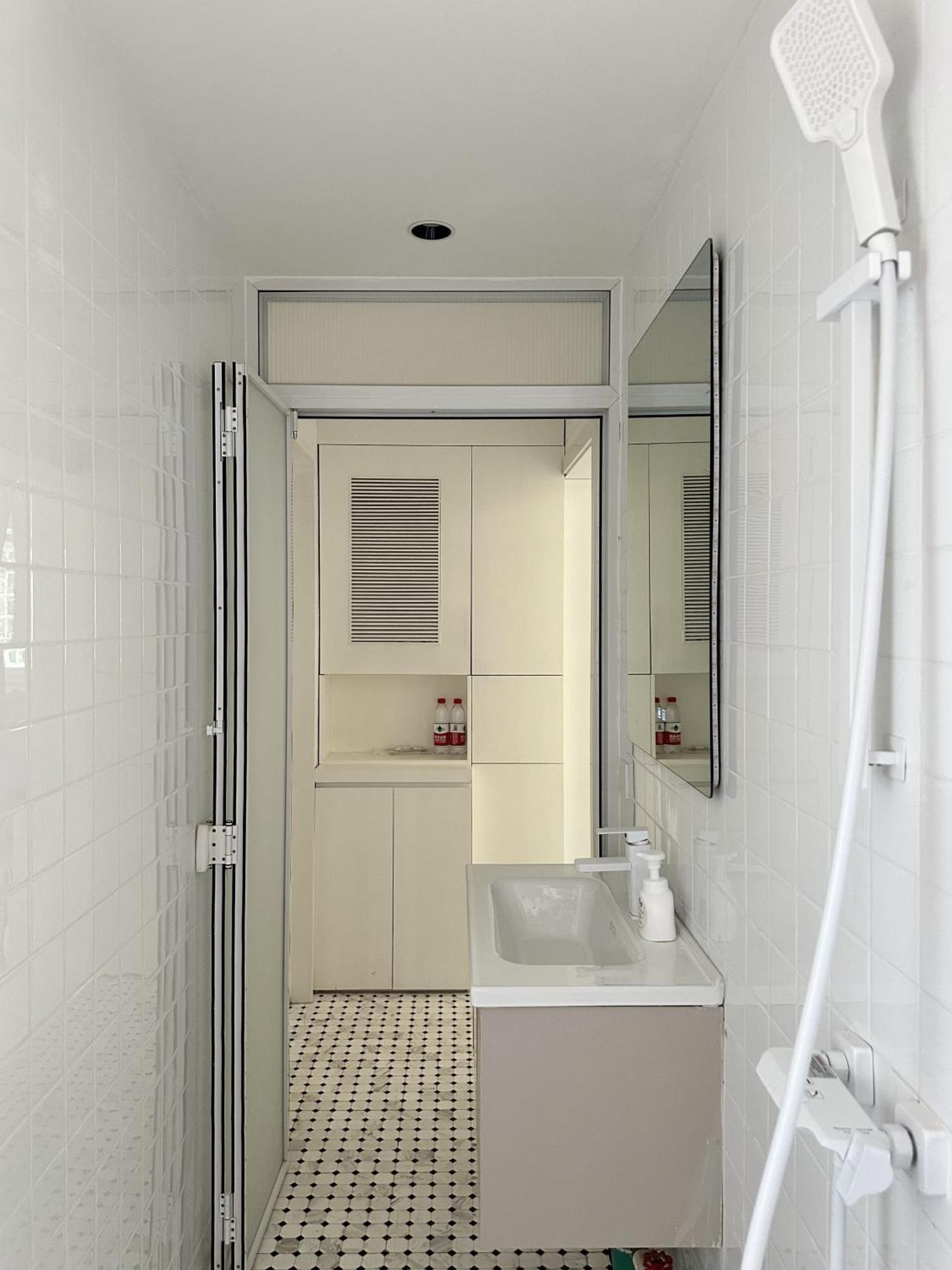 Hills& Art 17 - Near Line 1, 10 & 12 South Shanxi Road Metro Apartment